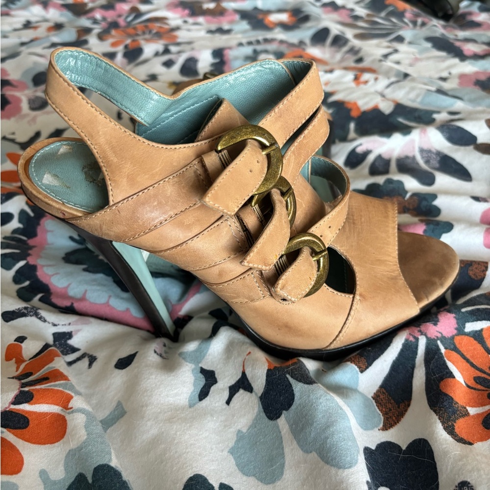 Kurt Geiger Tan Strappy Sandals with Gold Accents